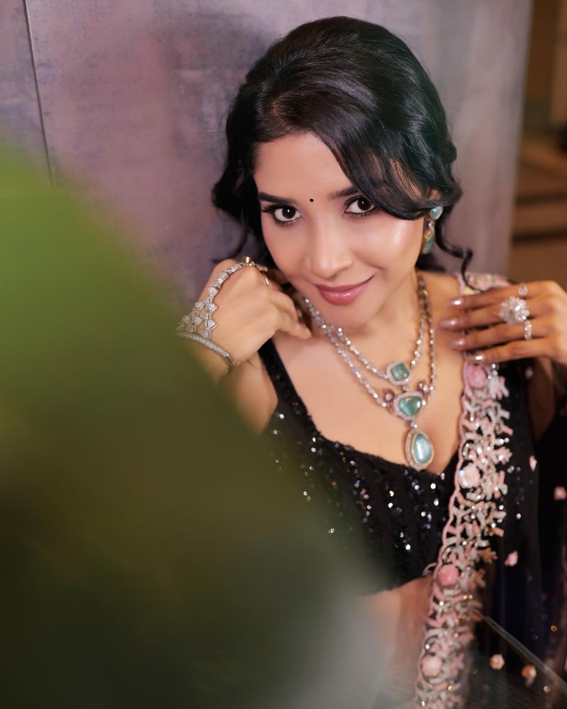 sakshi-agarwal-hot-photos